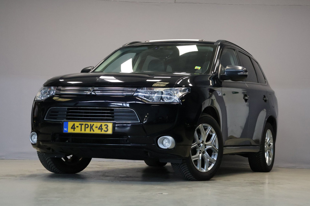 Mitsubishi Outlander 2.0 PHEV instyle |Open Dak|Leder|Climate| 52772969-0.jpg | Autocentrum Nissewaard