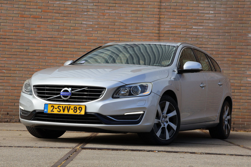Volvo V60 2.4 D6 AWD Plug-In Hybrid Summum 52821542-0.jpg | Autocentrum Nissewaard