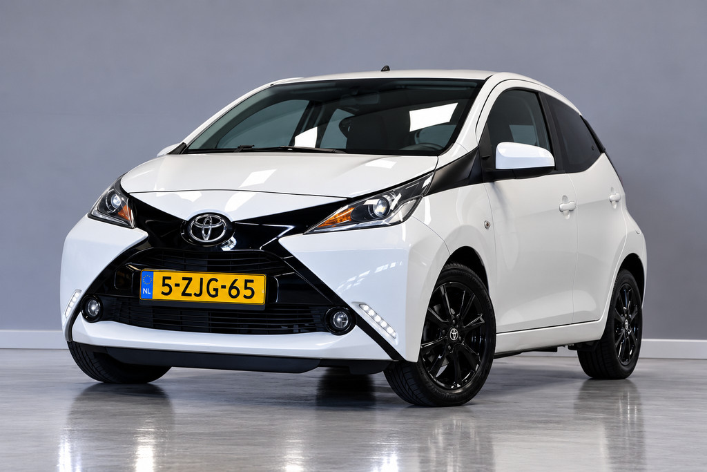 Toyota Aygo 1.0 VVT-i x-play|Camera|Airco| 57133076-0.jpg | Autocentrum Nissewaard
